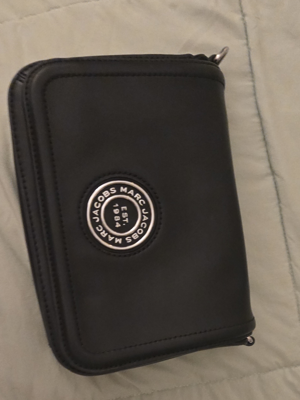 Marc Jacobs Black Round Logo Zip Wallet